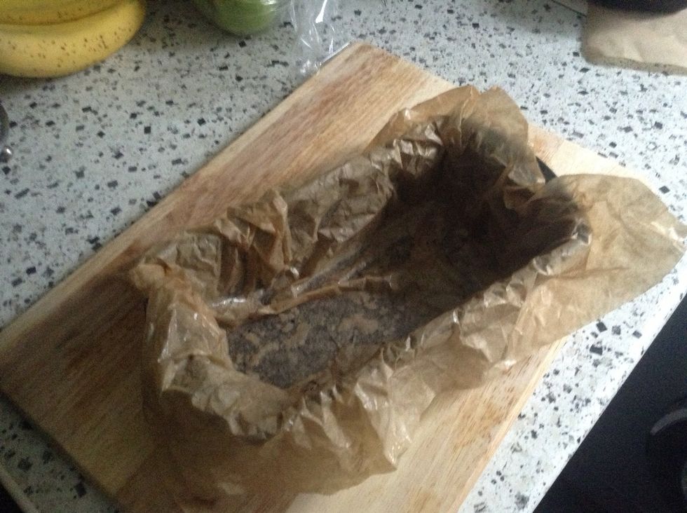 How to line a cake tin with greaseproof paper B+C Guides