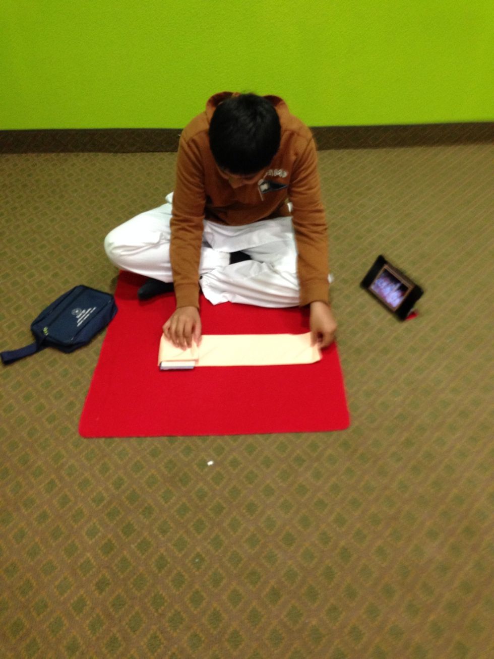 Unwrap the murtis and put them aside. *DO NOT PLACE MURTIS ON FLOOR OR FOOT*