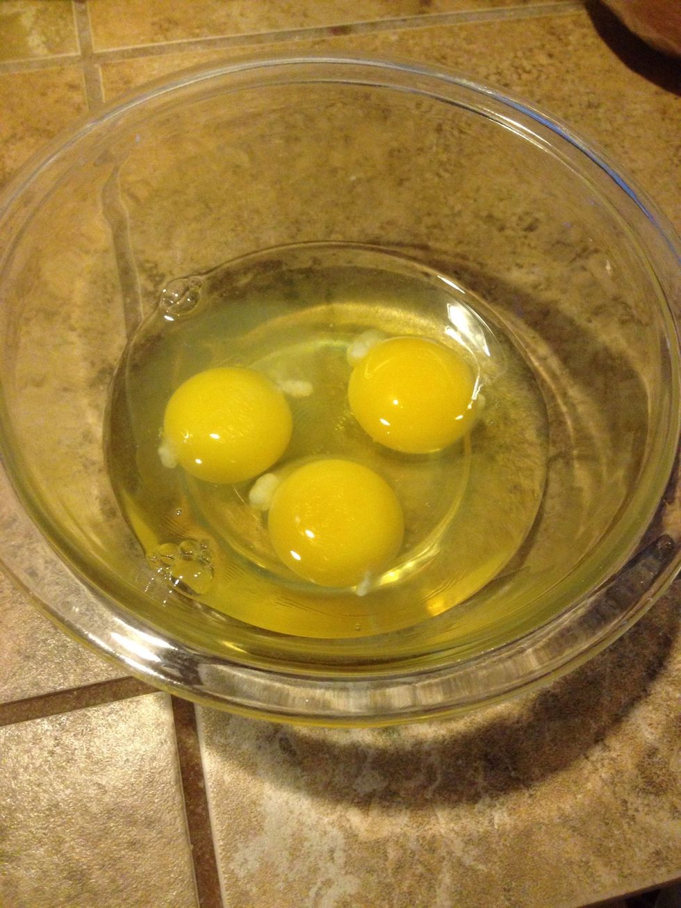 Use 3 extra large eggs or 4-5 large eggs