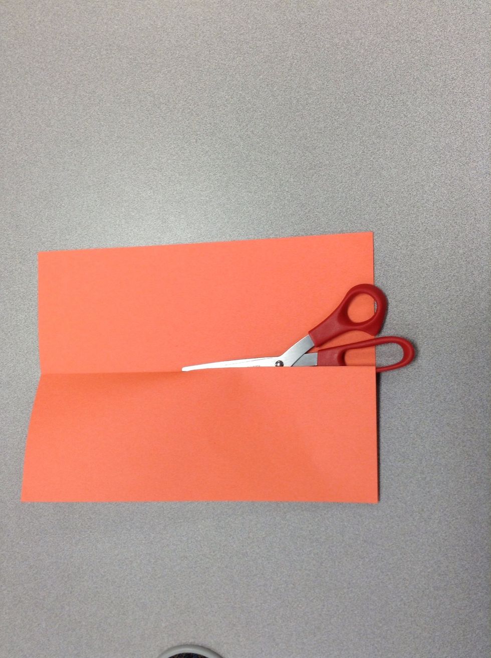 Use 9 x 12 colored construction paper.