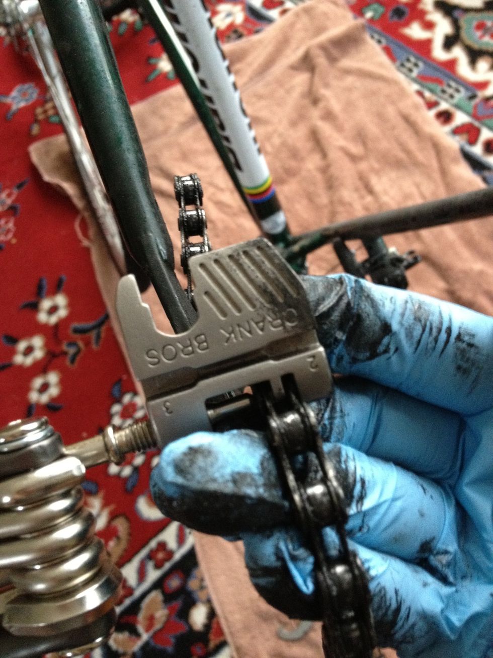 break motorcycle chain without tool