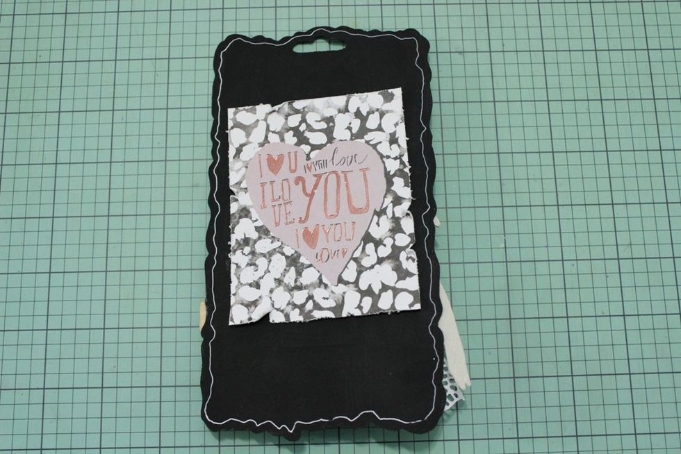 Use a cut tag to decorate the back of the cover.
