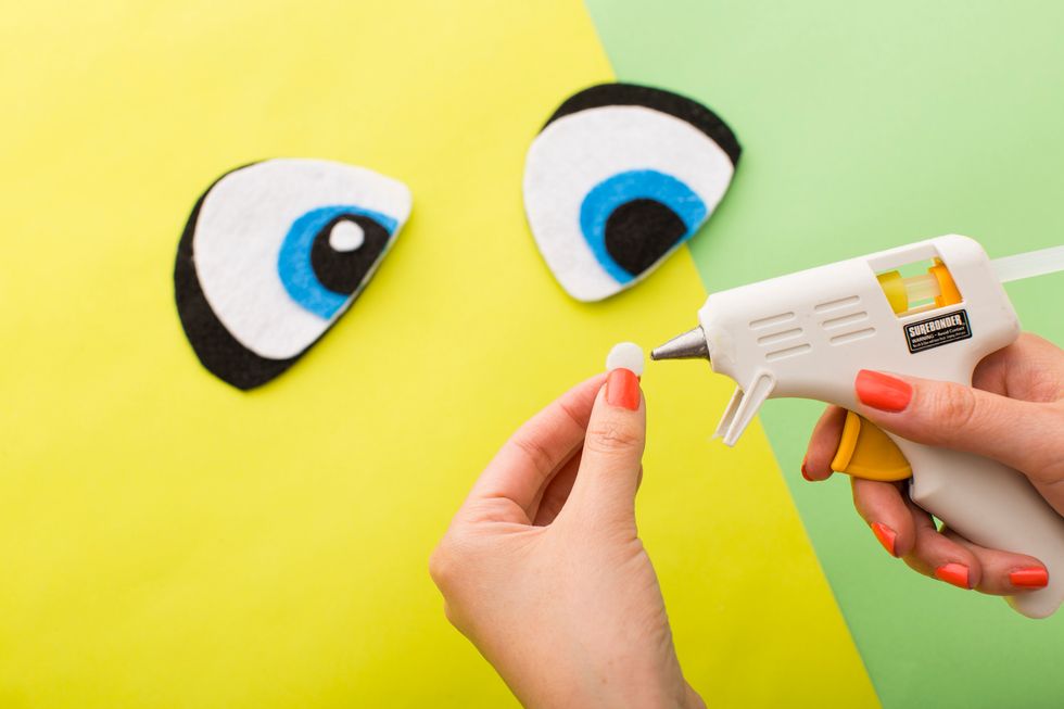 Use a hot glue to attach each layer.