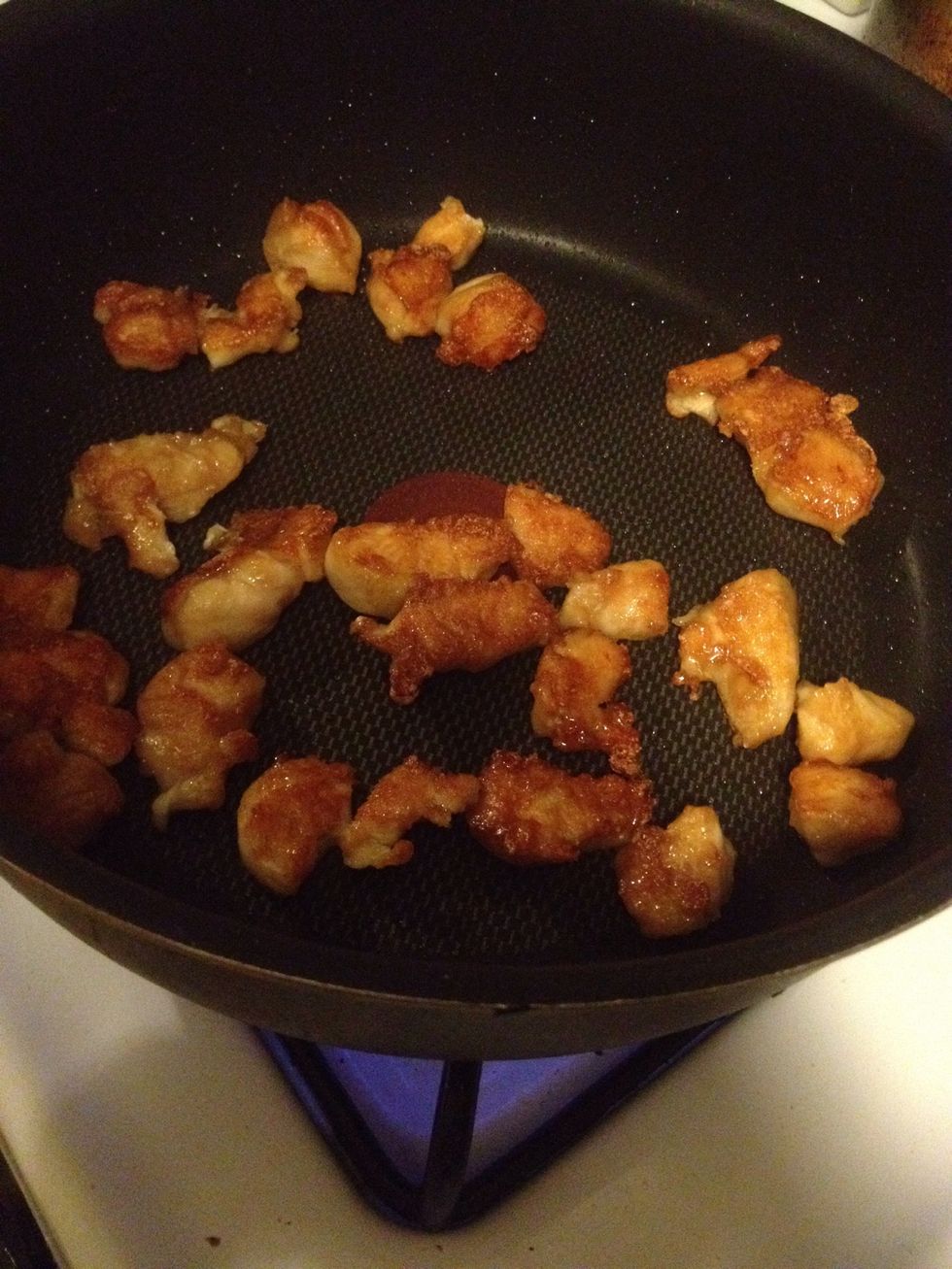 Use a little bit of oil and fried the chicken cube.