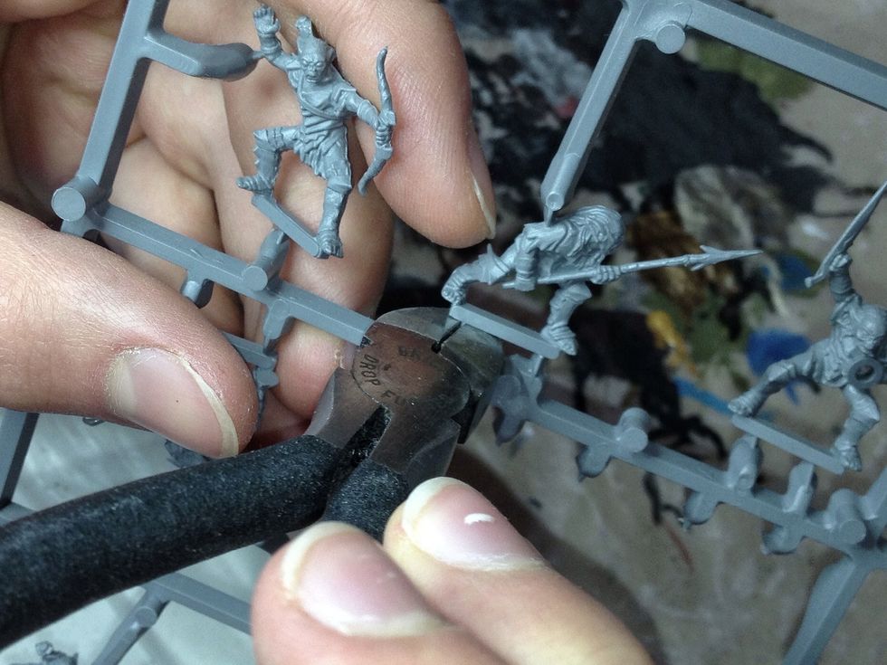 How to prepare a citadel miniature for painting B+C Guides