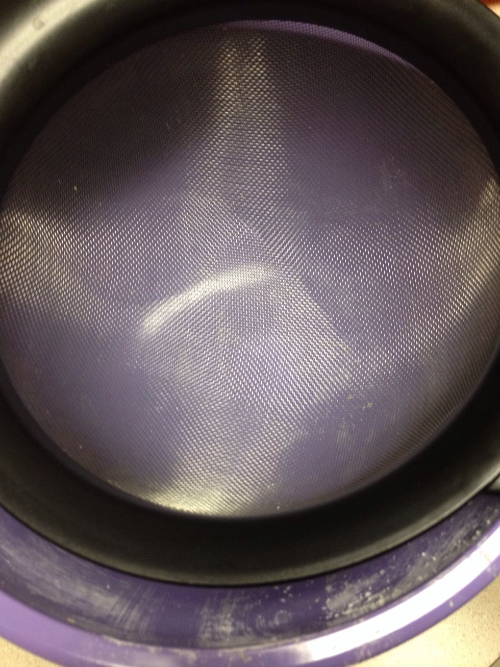 Use a sieve to make sure that no big pieces of almond or tea go into the macaron
