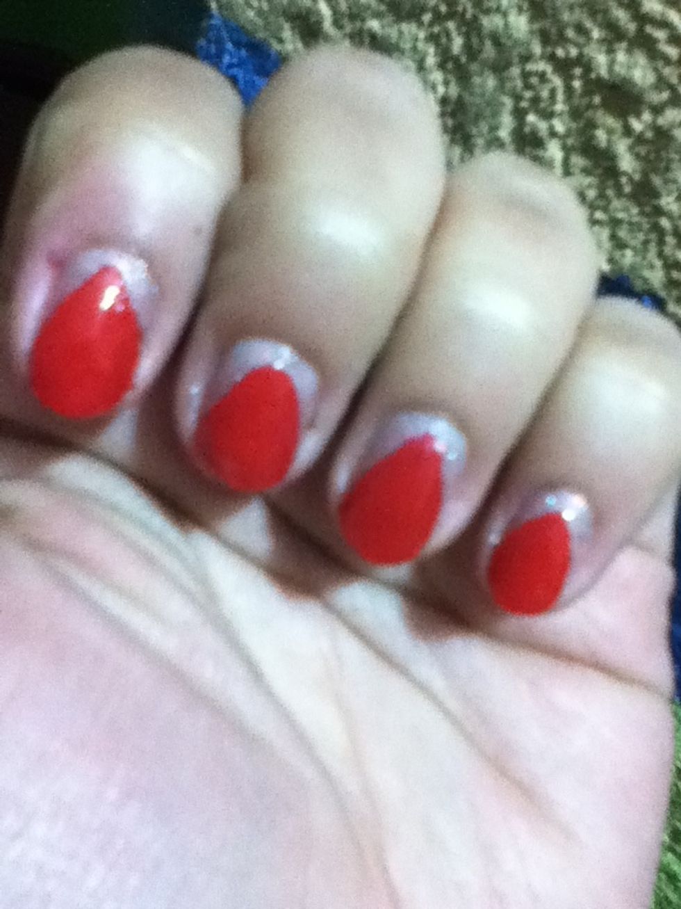 Use a tape to make a triangle and paint it red after remove the tape and you will have your triangles