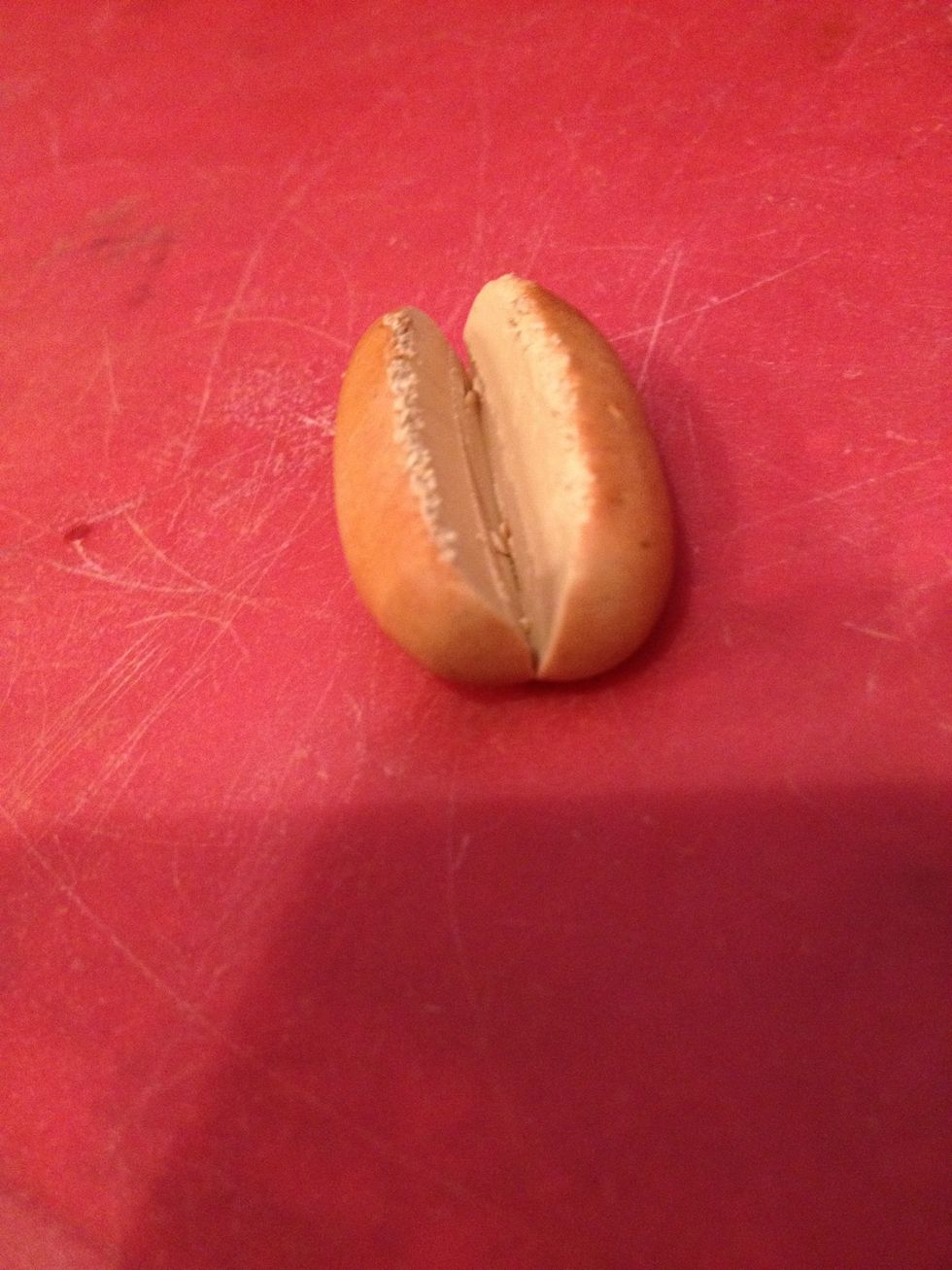 Use a tooth brush, foil, or needle to "rough up" the edge of the bun and make it look like real bread