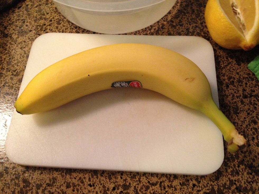 Use a yellow banana. Not green or brown. A few small brown spots is ok, but the banana should be firm, but ripe.