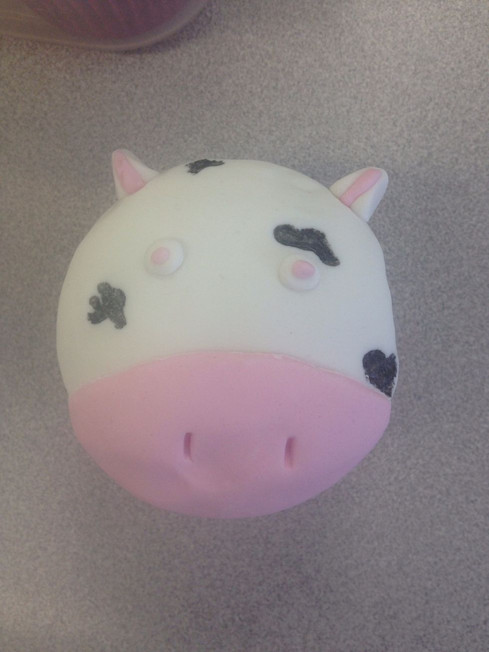 Use an edible marker for the backs dots, and create shapes