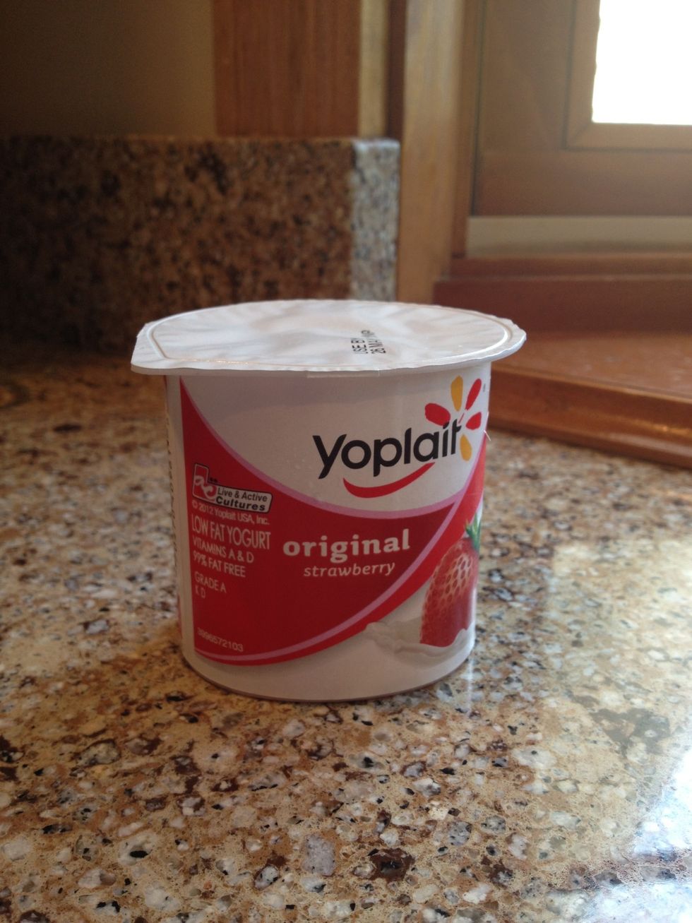 Use an organic plain yogurt free of dyes or artificial ingredients. I used this one instead because it was 2 days expired and I didn't want to waste it, but all natural is ideal