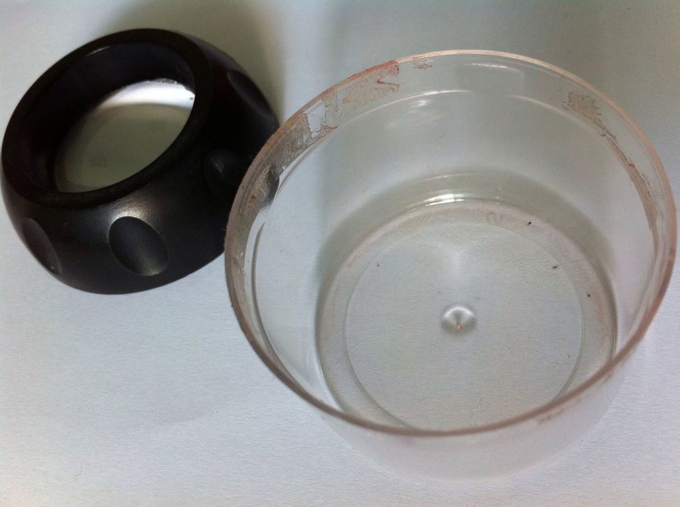 Use cap of cuttonbud box for place a lens holder