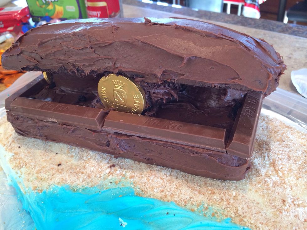 Use coins to hide supports and add Kit Kat edges.