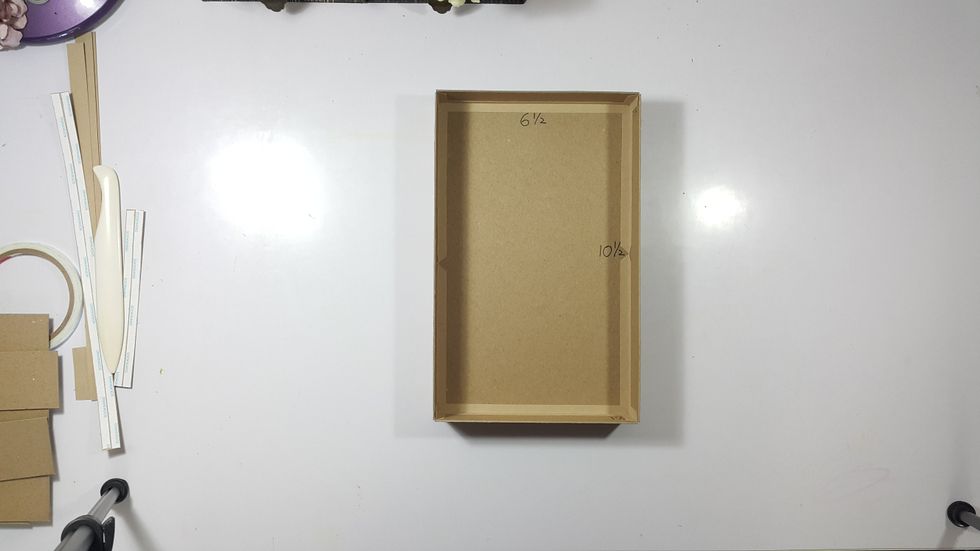 Use connecting strips to form the drawer.
