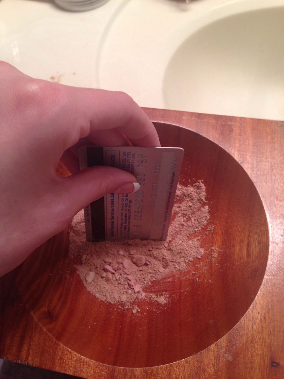 Use gift card to crush and mix until it is well blended.