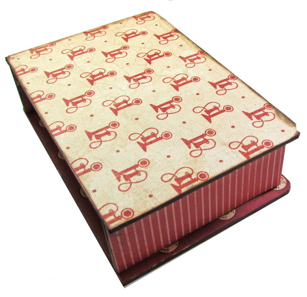 Use Graphic 45 Communique paper and gel medium to cover the top and bottom of the box. Cut strips of G45 Typography paper to cover the sides of the box. Sponge edges with ink.