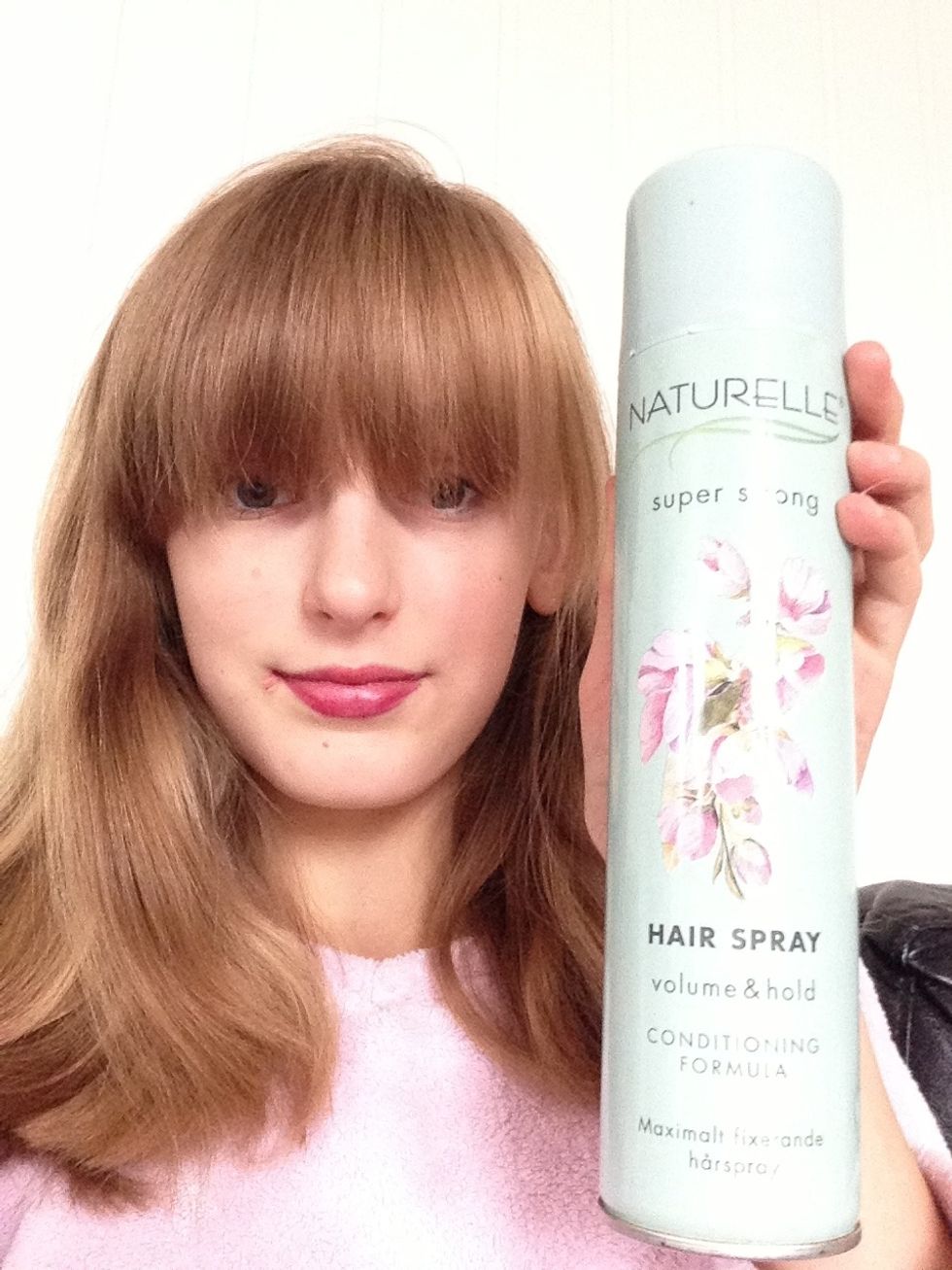 Use hair spray! I'm using my Naturelle super strong one :)