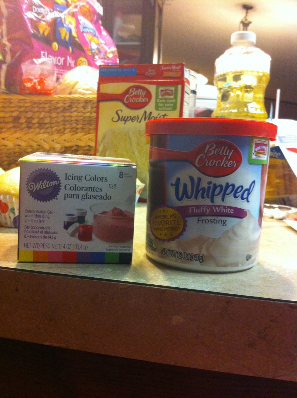 Use icing gel to make bright green and ice the cupcakes.