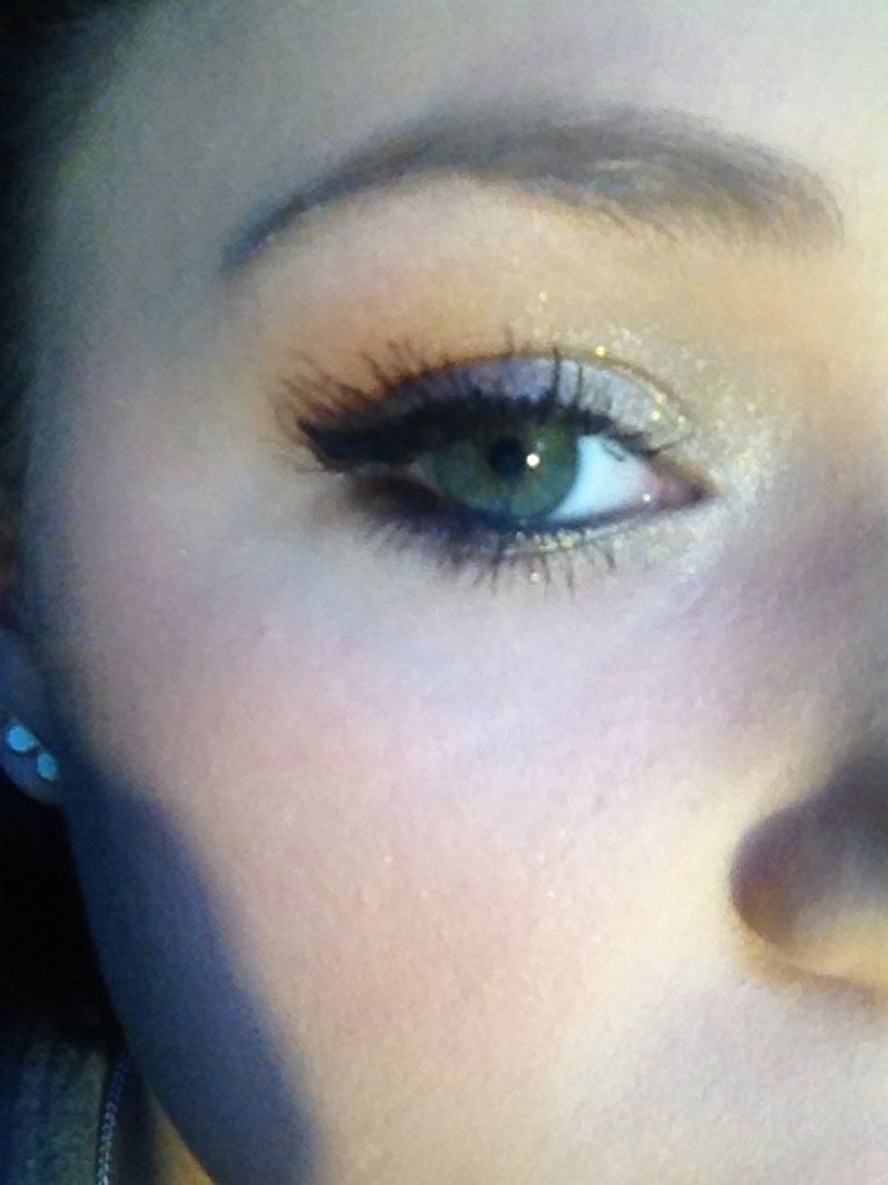 Use many coats of mascara if not using false lashes. If using false lashes then use one coat and then apply false lashes.