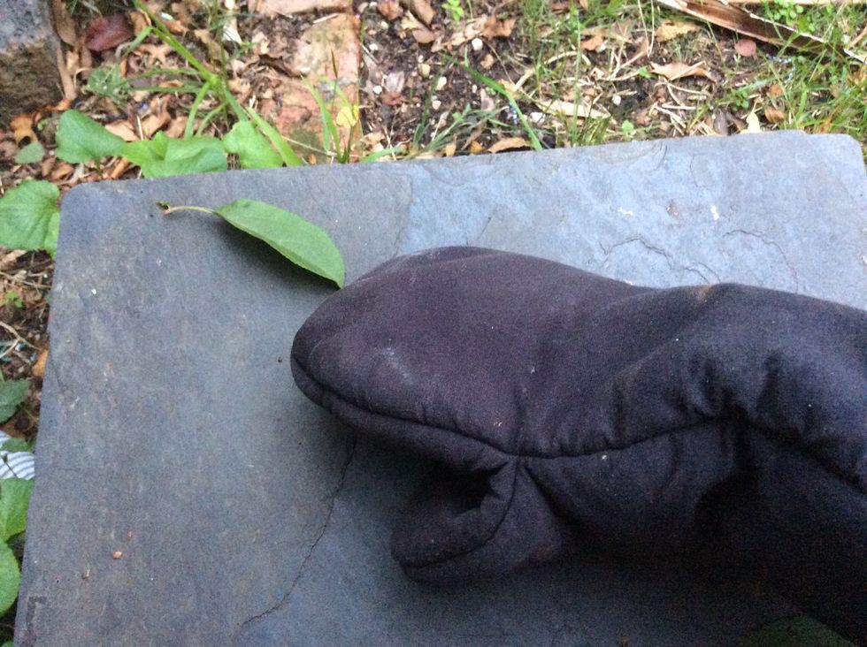 use oven gloves when handling hot things.