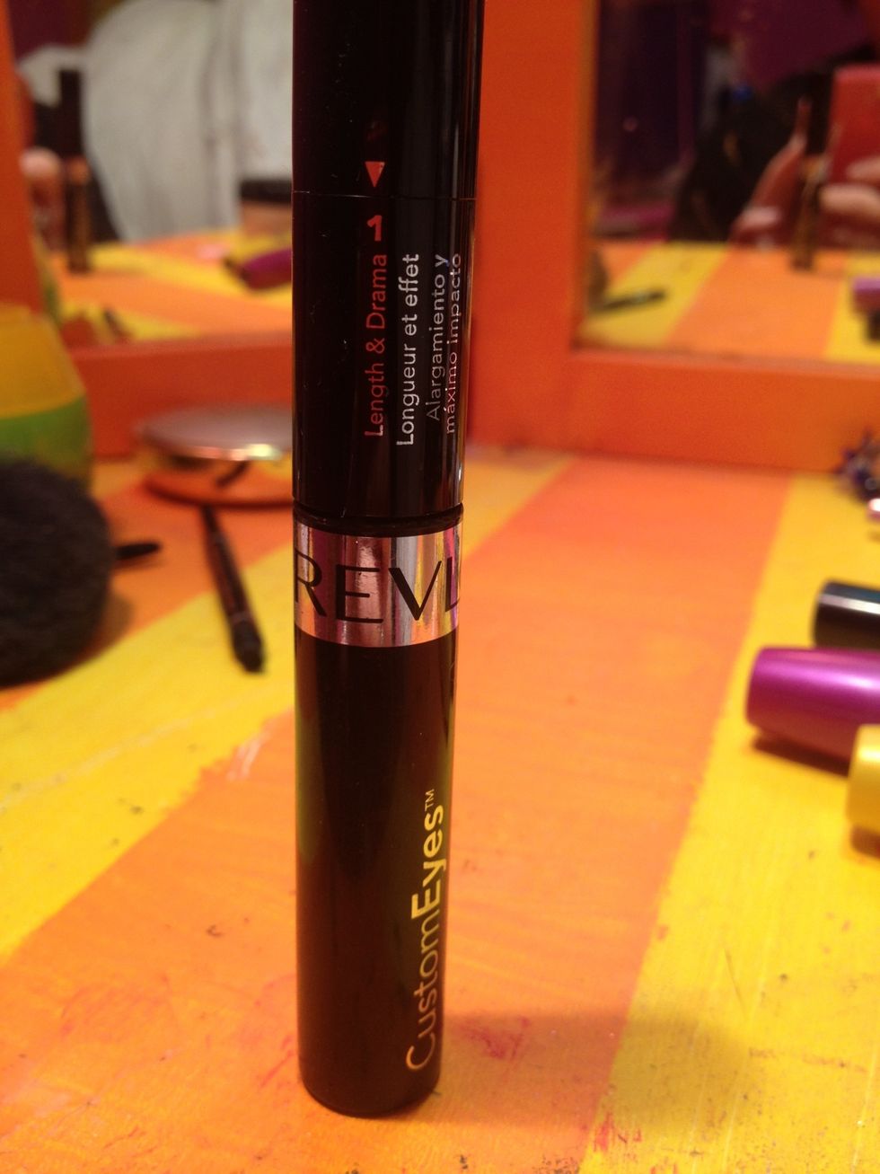 Use Revlon Custom Eyes and make sure the dial is on one.