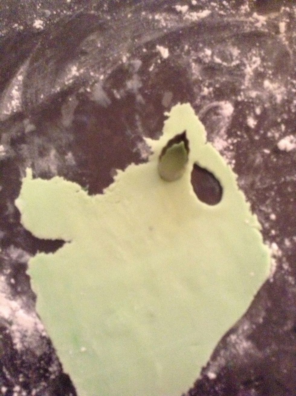 Use small leaf cutters to cut out leaves