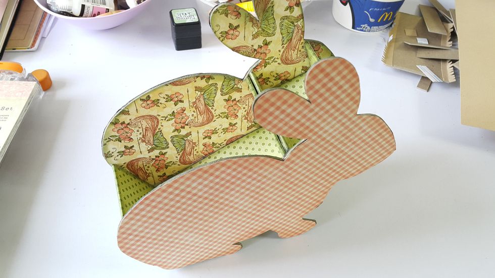 Use strong glue to finish the lantern base