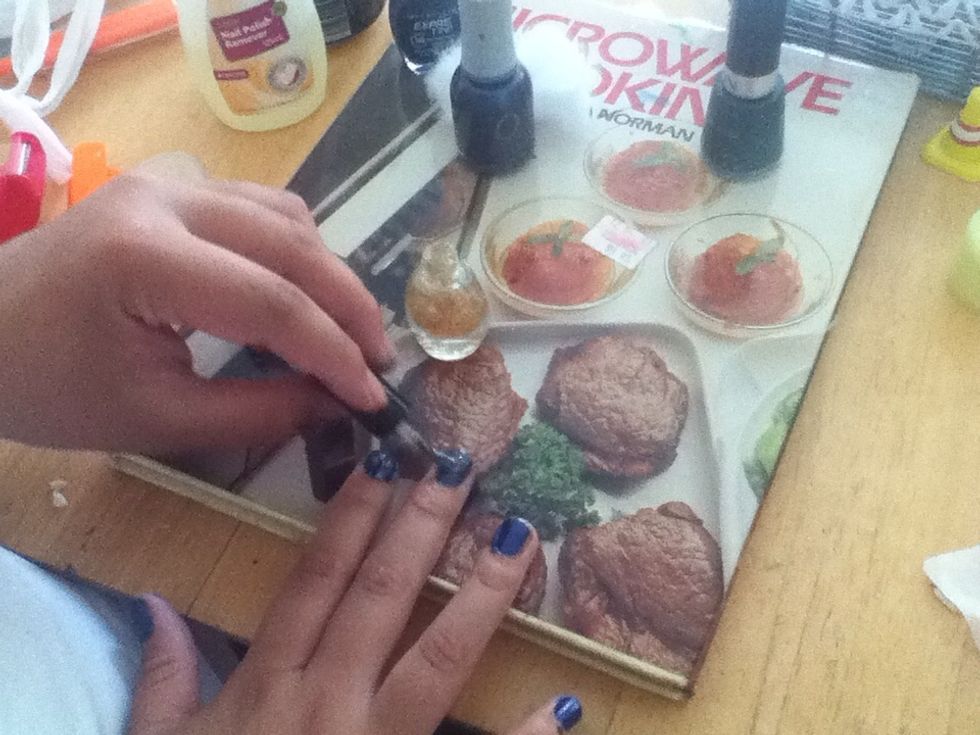 Use the glittery clear nailpolish