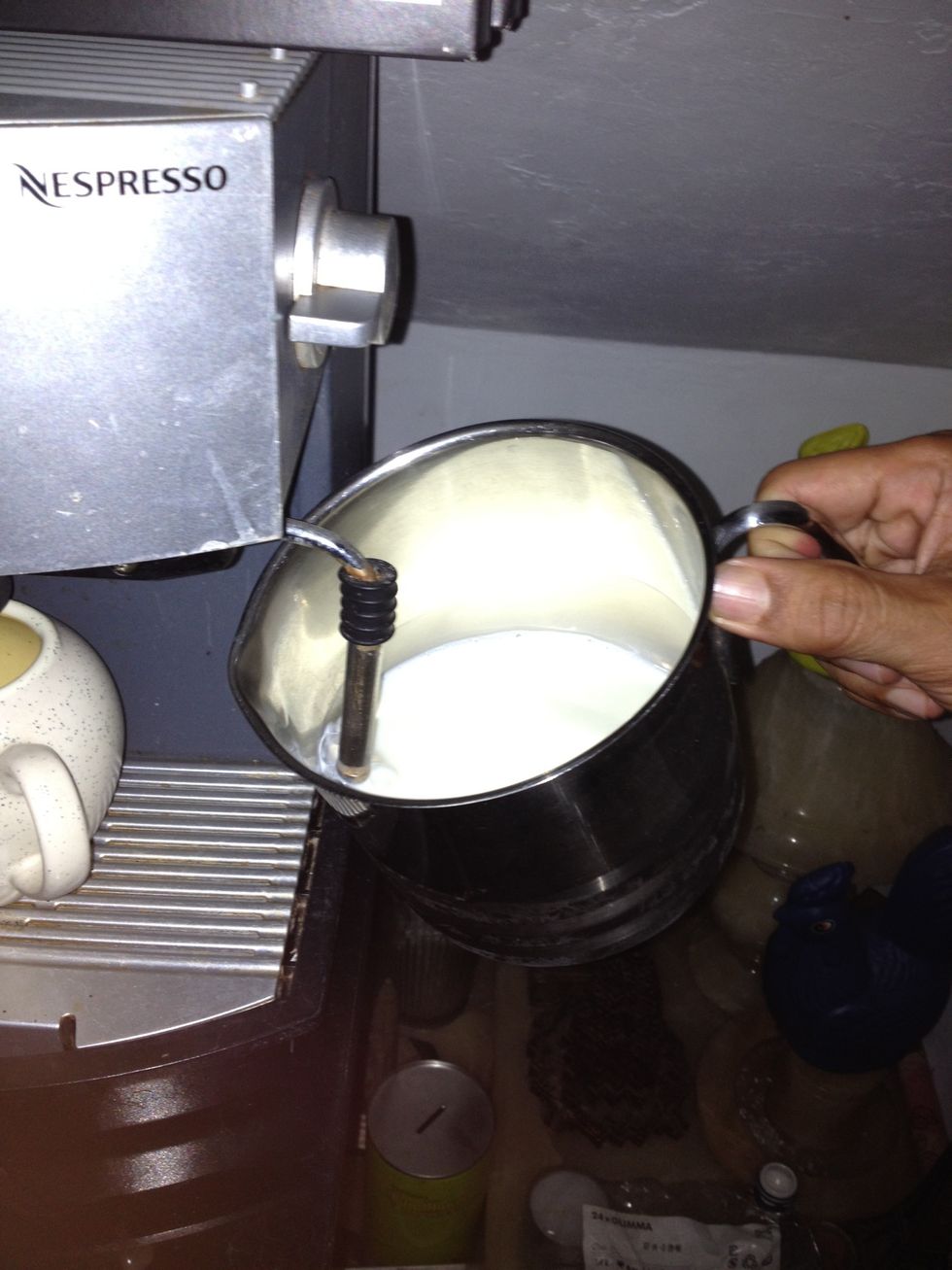 use the machine to create milk foam