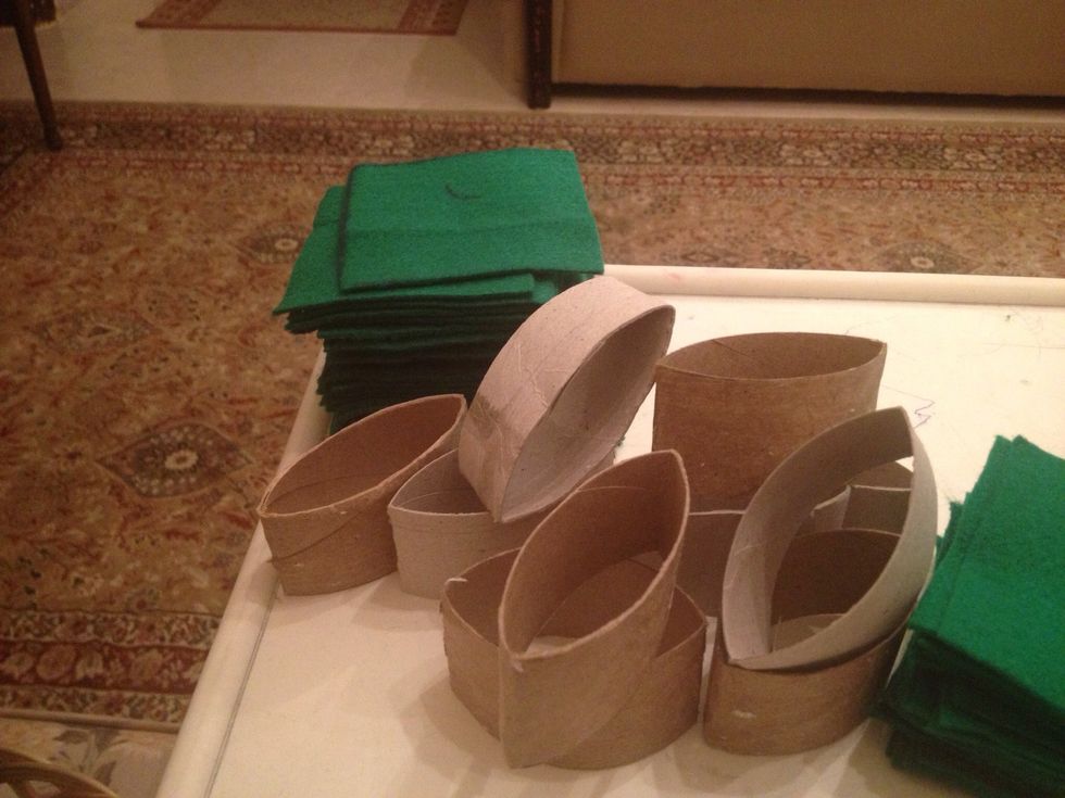 Use the roll of the kitchen's tissues