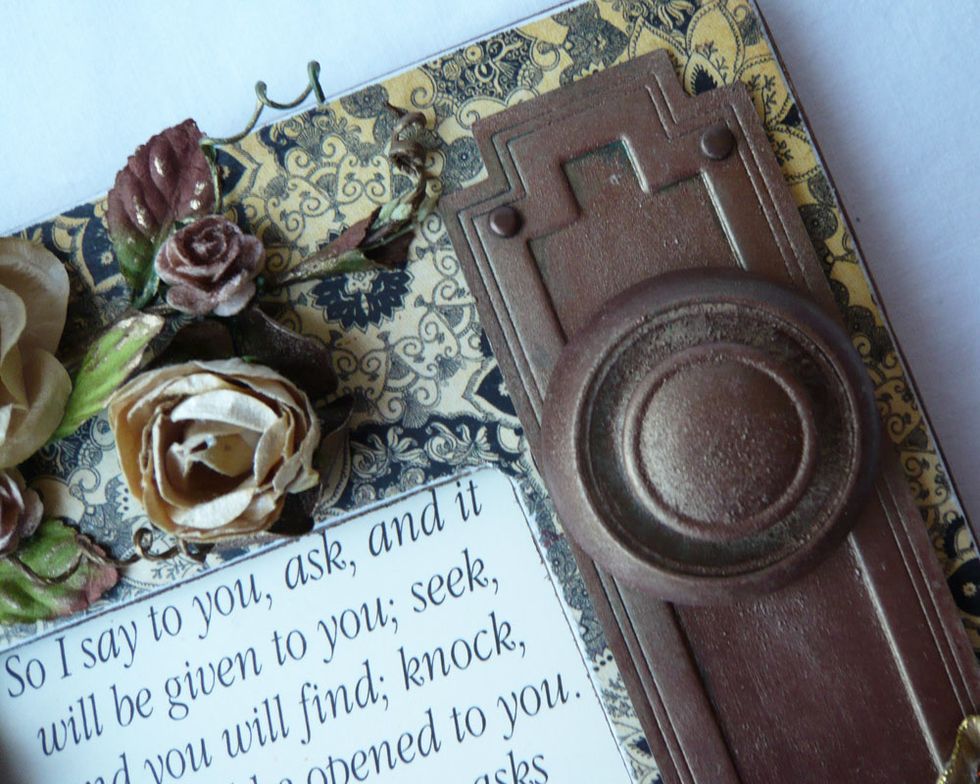 Use the same process of paint and mica powder to alter the metal door plate and knob. To get the shine, I set the powder with a fixative. (Metal items are from Graphic 45.)