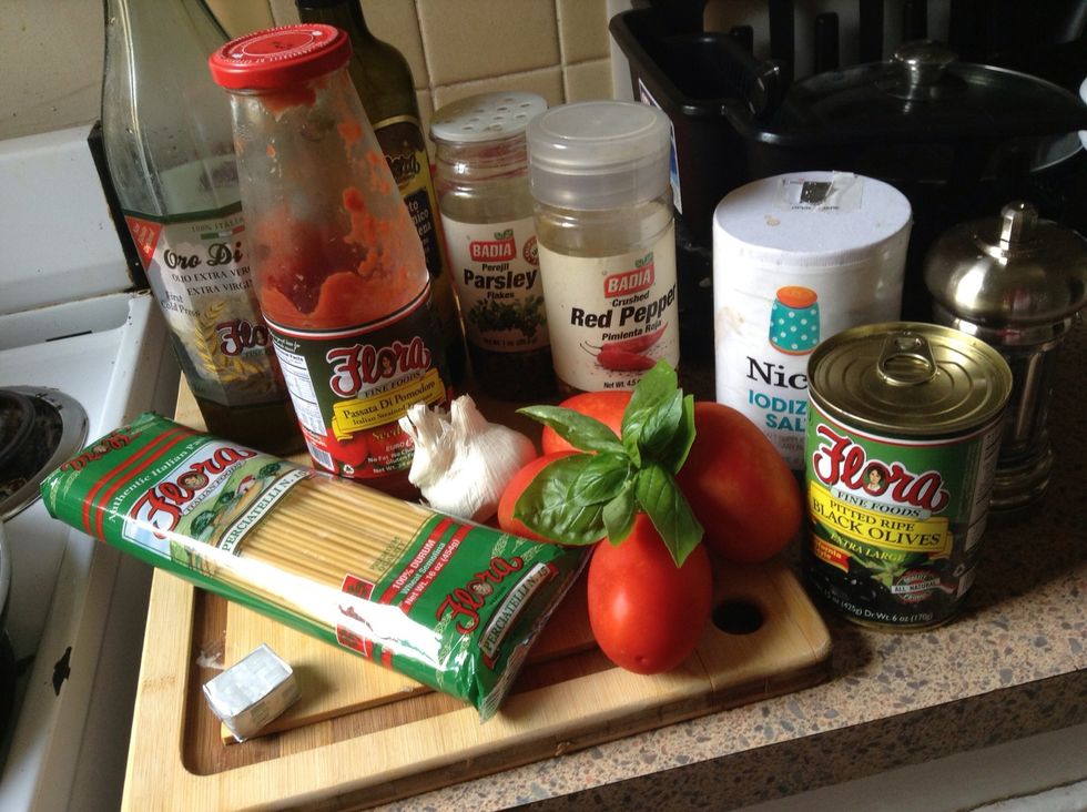Use whatever kind of tomatoes you prefer; my husband makes me use these (Roma tomatoes) as "that's what mama uses" back in Italy, but I'll sneak a tomato on the vine in once in a while..