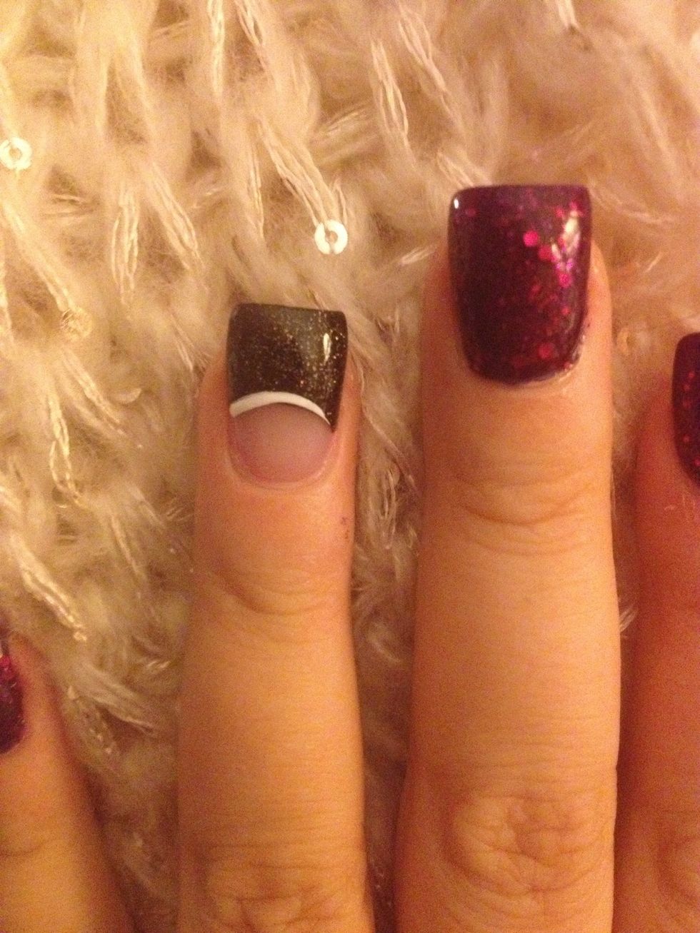 Use white nail art brush to draw a white line along the black edge!