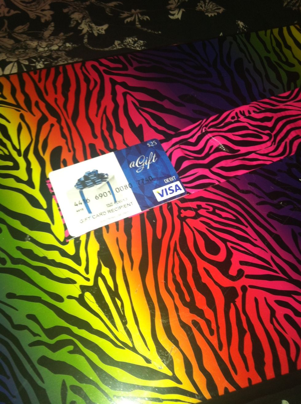 Using a credit card or gift card to measure , Cut the length of tape credit card pockets, leaving about 1/4\u2033 on each side of the card.