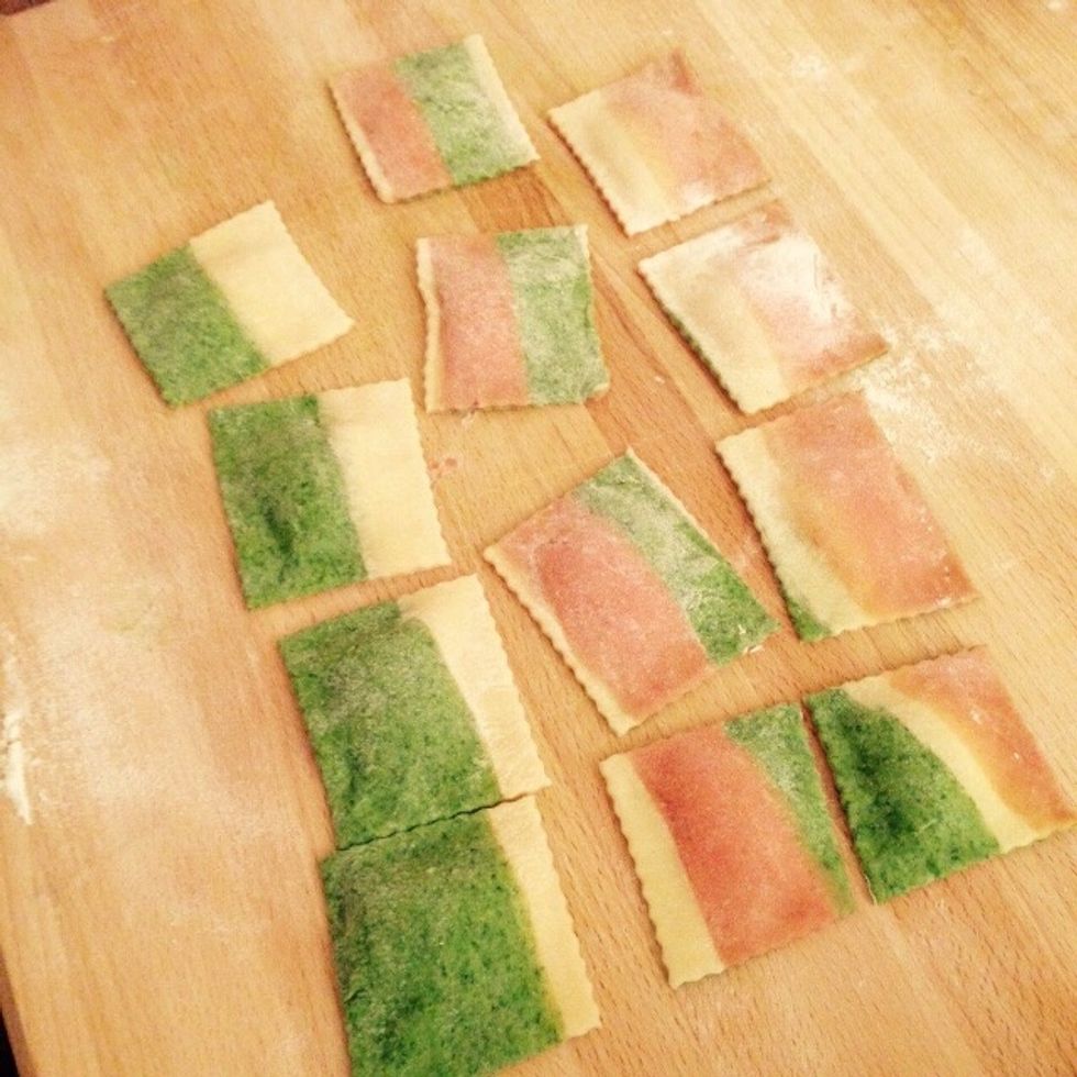 Using a saw pasta cutter separate the ravioli.