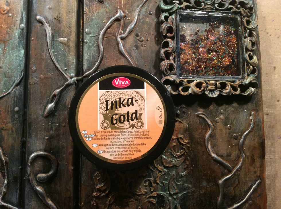 Using Inka Gold in Graphite I went over all the high spots on my cover. And then added a bit of Inka Gold in Gold