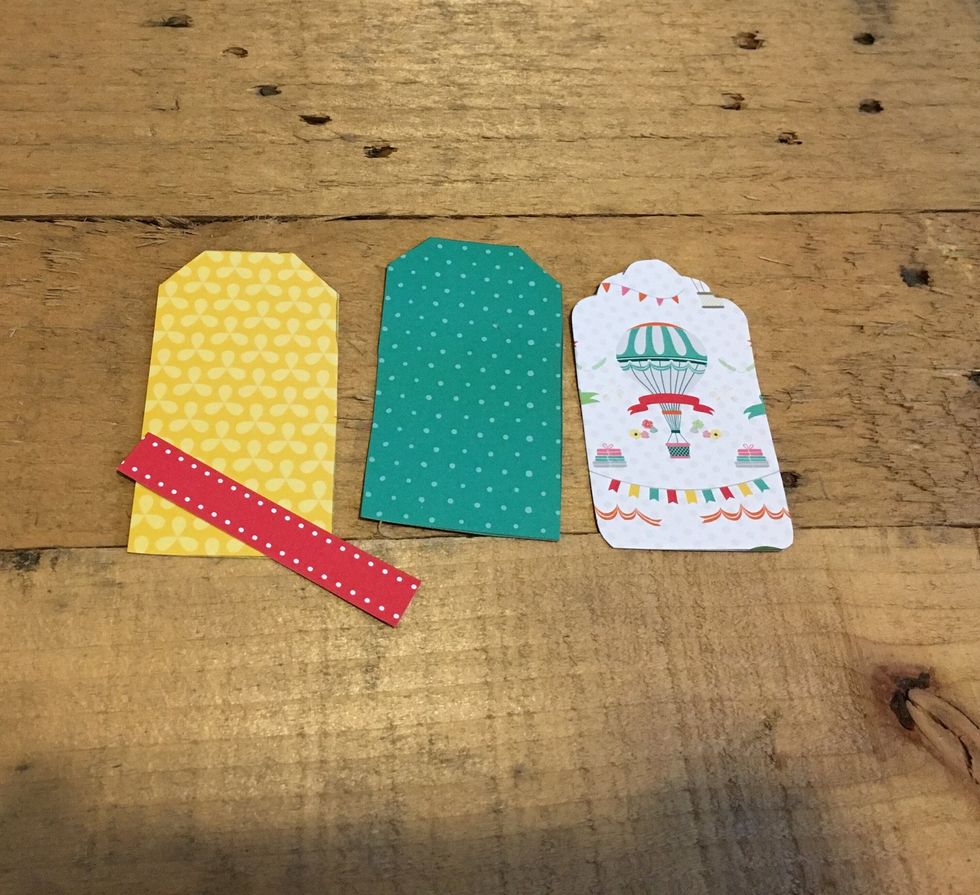 Using Kiwi Lane Tiny Tags Template 5T and 7T trace and cut tags. Tiny Tags Template: https://lindsay.kiwilaneinstructor.com/store/default/tiny-tags.html
