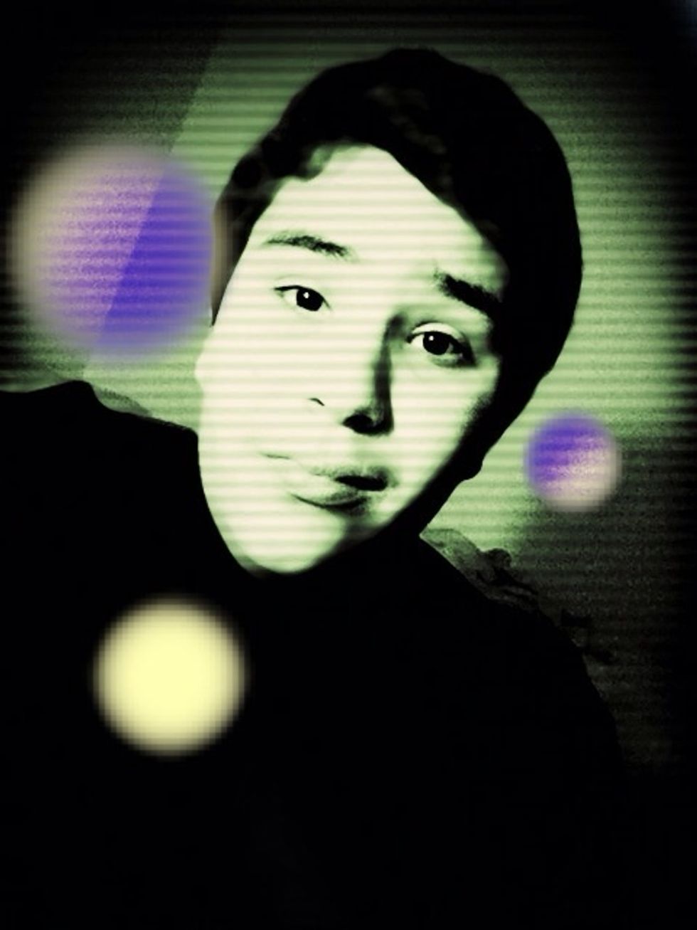 Using Lomo, Cross Process Effect, Old TV Effect, Acne Removal, And X-Ray Effect.