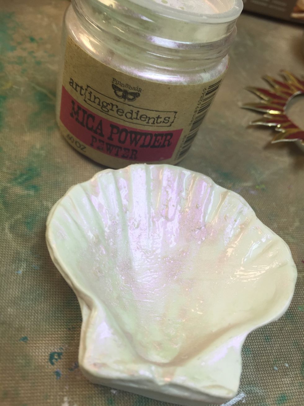 Using mica powder and gel medium give an iridescent coat to the inside of your shell