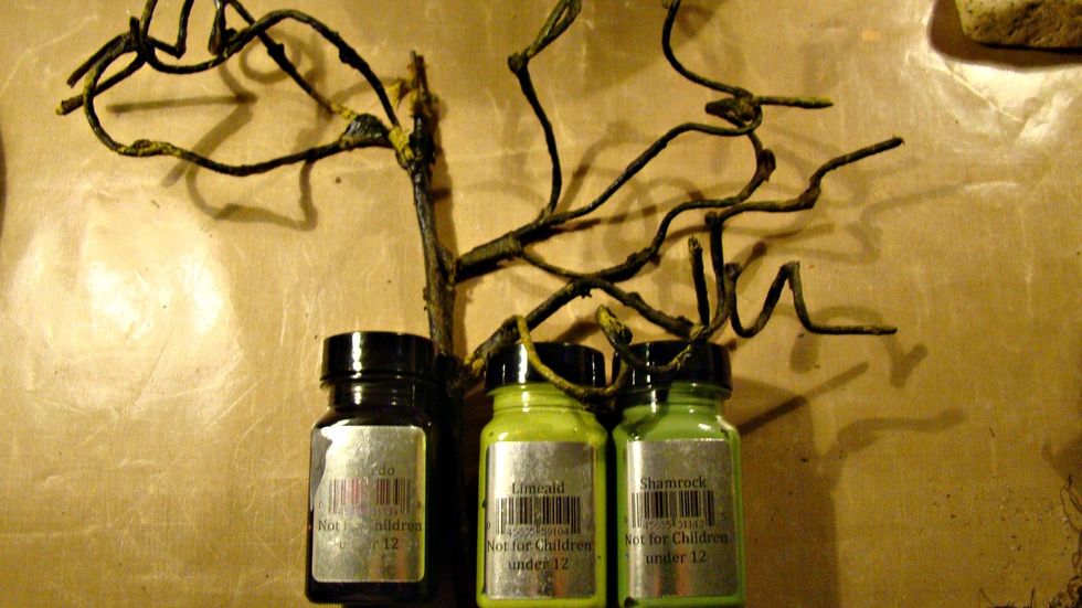 Using Shamrock, Limeaid, and Tuxedo paint your tree.