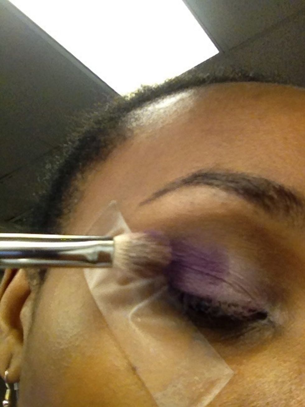 Using the 217 brush apply 'Dig1 to the outer portion Of the lid