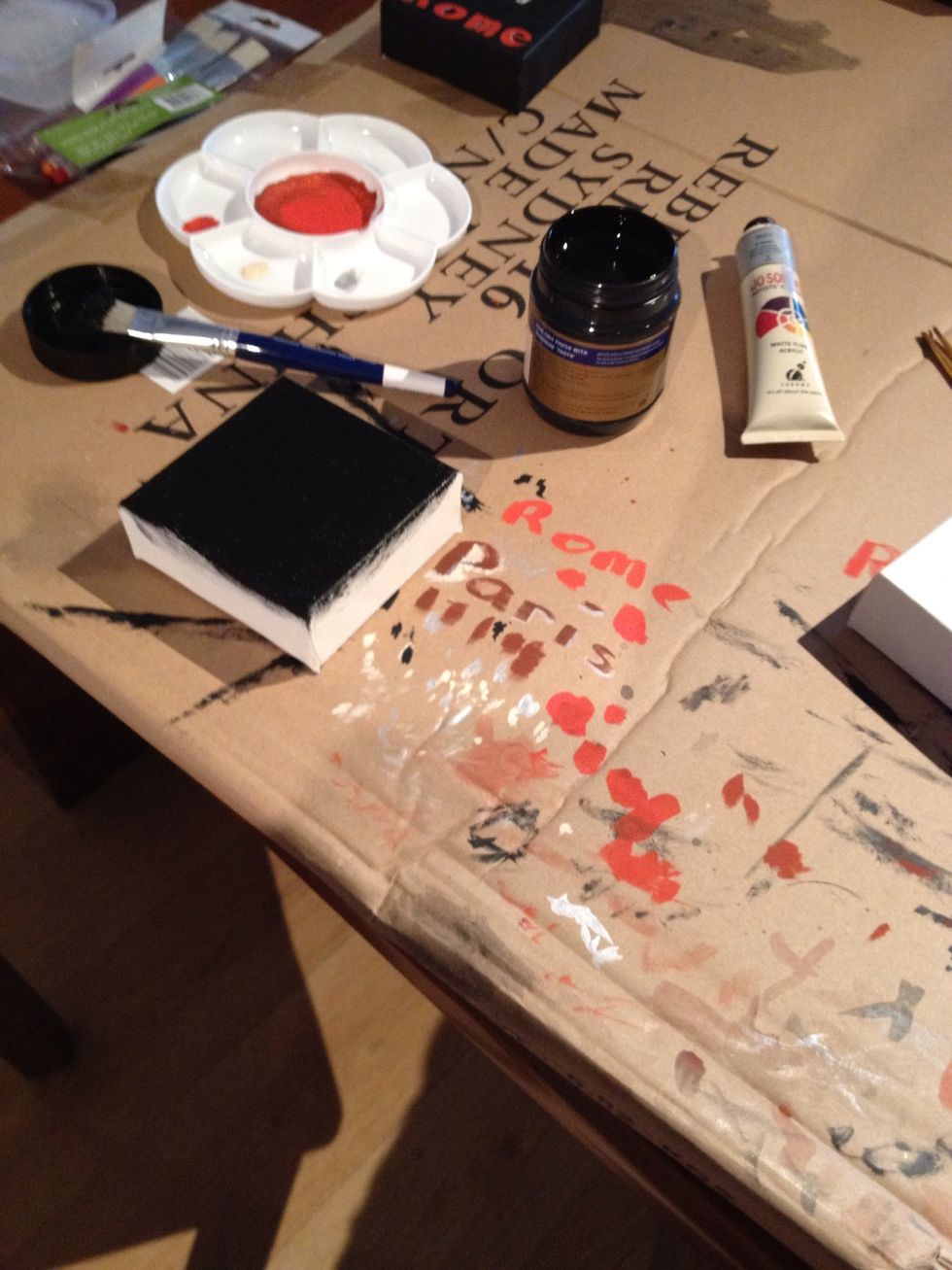 Using the ColourFun Flat Bristle Brush, paint the canvas(es) with the black Gesso paint, not forgetting the edges of the canvas. When dry to touch, add a second coat if needed.