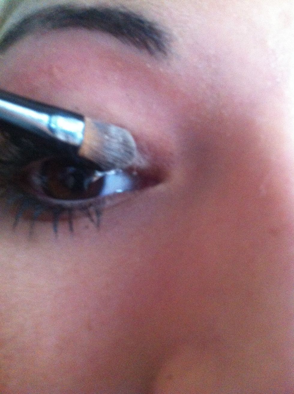 Using this in the corner to brighten the eye