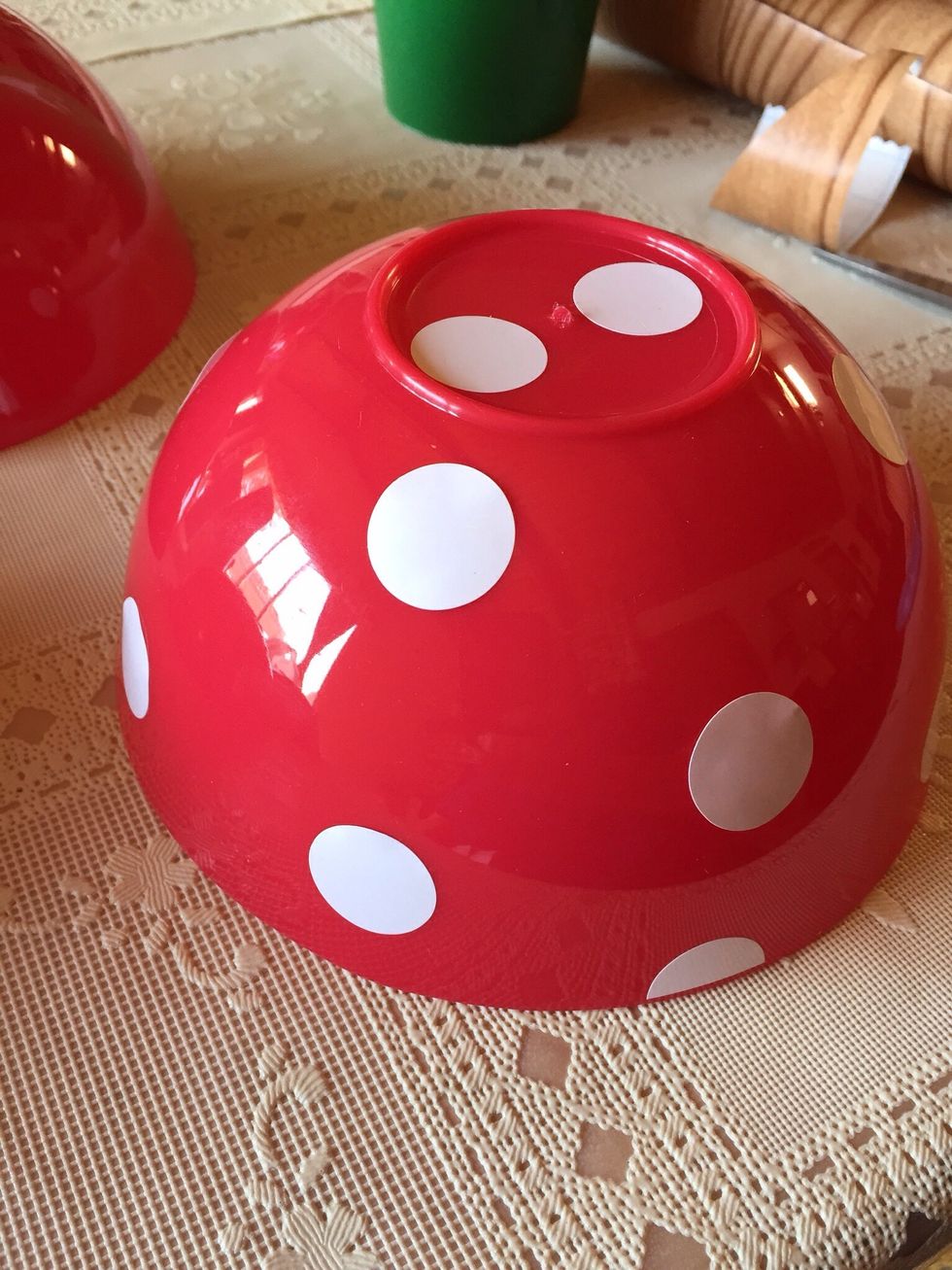 Using white adhesive dots, decorate bowl.