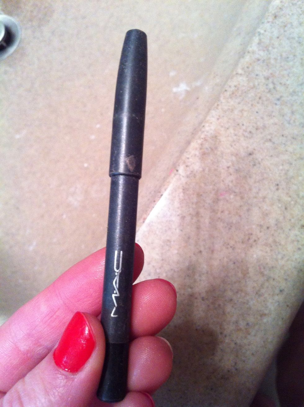 Using your favorite eyeliner it is now time to put it on(: