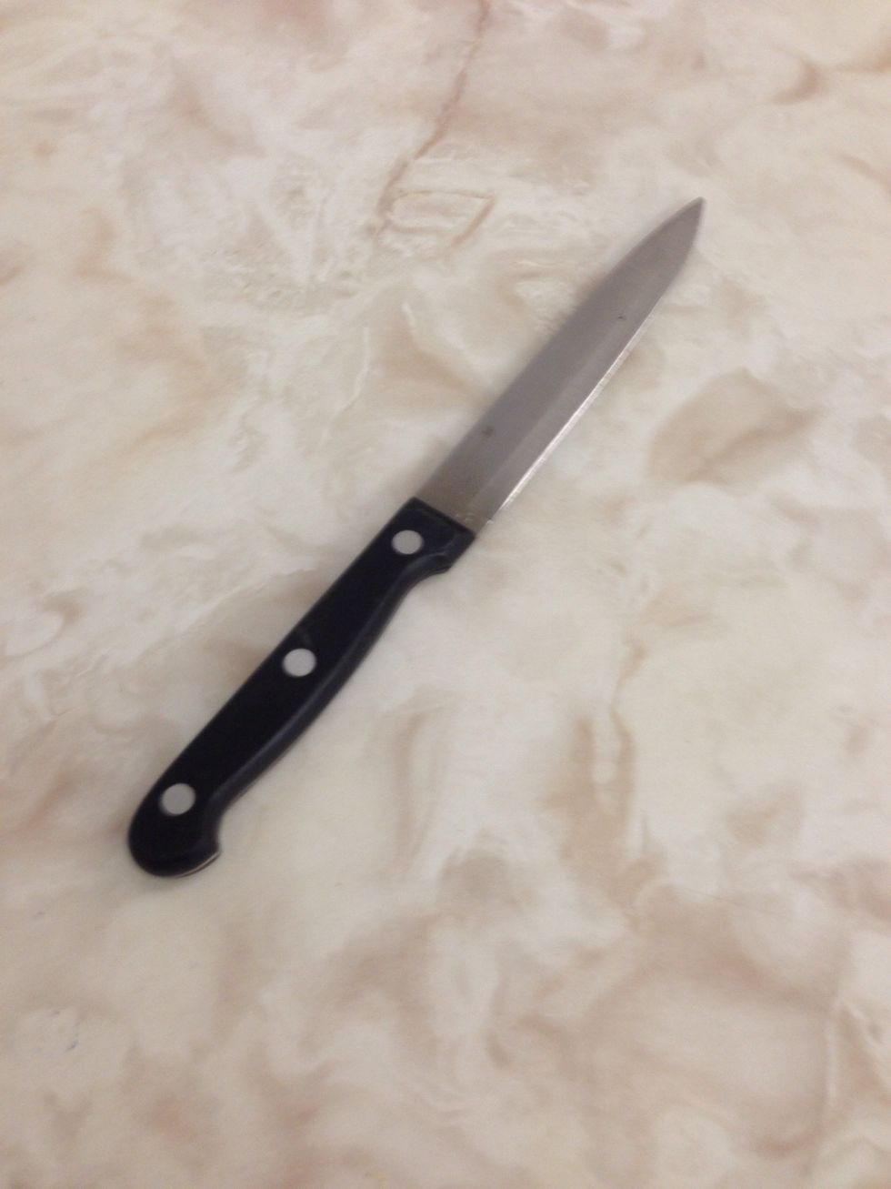 Utility knife it is used for eating steak I can use this when I eat pork