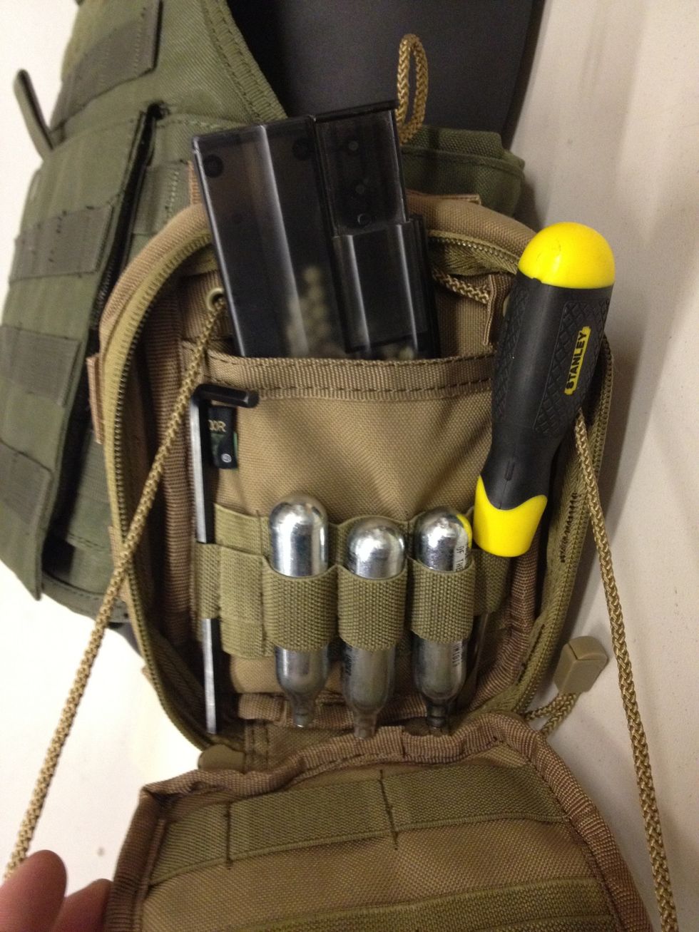 Utility pouches are a great place for keeping all sorts of field necessities like tools, CO2, grenades, BBs, Speed Loaders, granola/candy bars and any other small items that you might need.