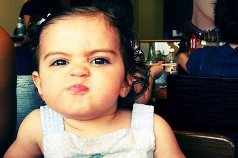 V. Nervio Craneal: Trig\u00e9mino  Motor, sensitivo y reflejo corneal.