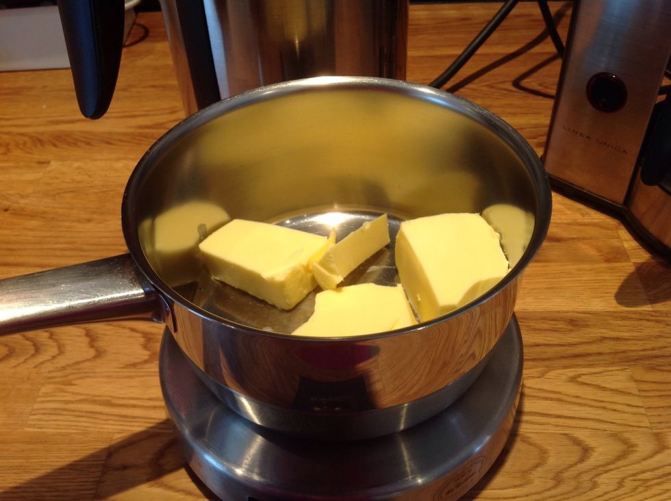 V\u00e4g upp sm\u00f6ret/ weigh the butter