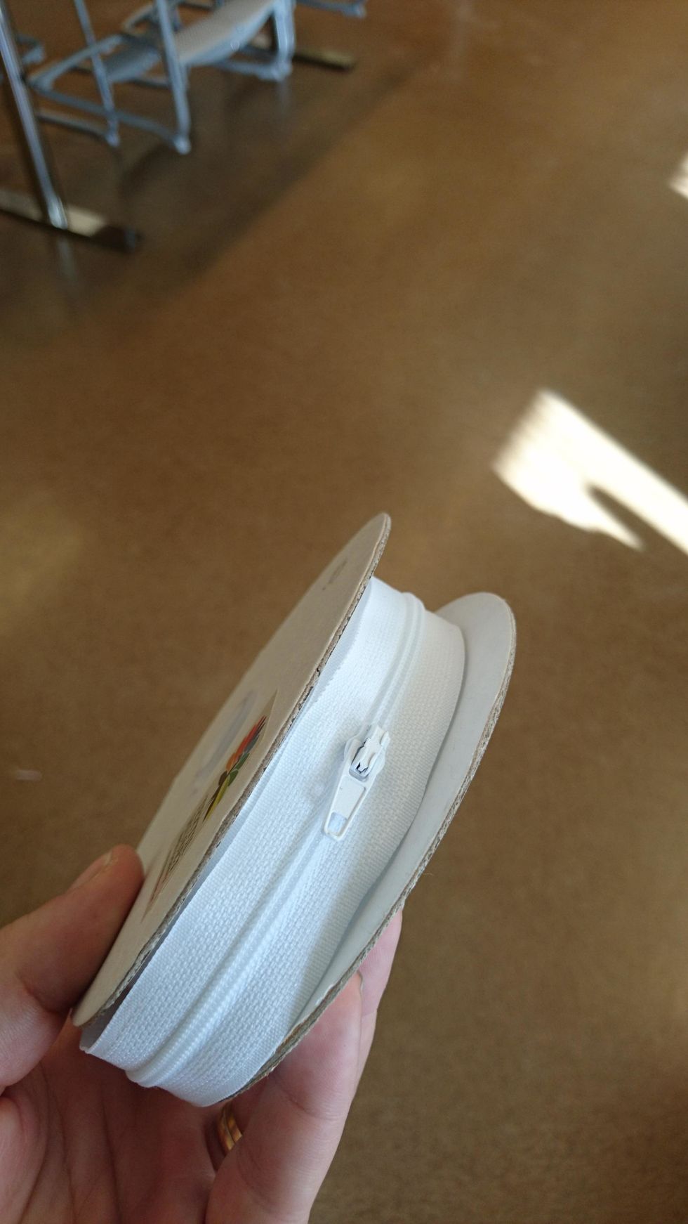 V\u00e4lj f\u00e4rg p\u00e5 dragkedjan ..